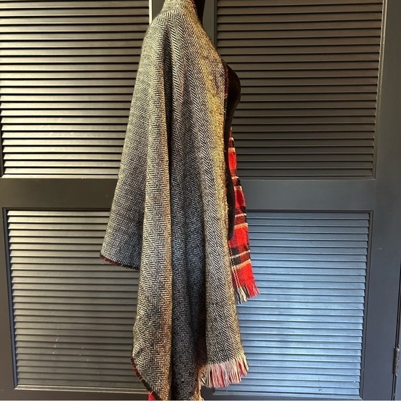 Perfect Winter Scarf! One Side is Red Plaid the Other Black & White Herringbone - Picture 6 of 16